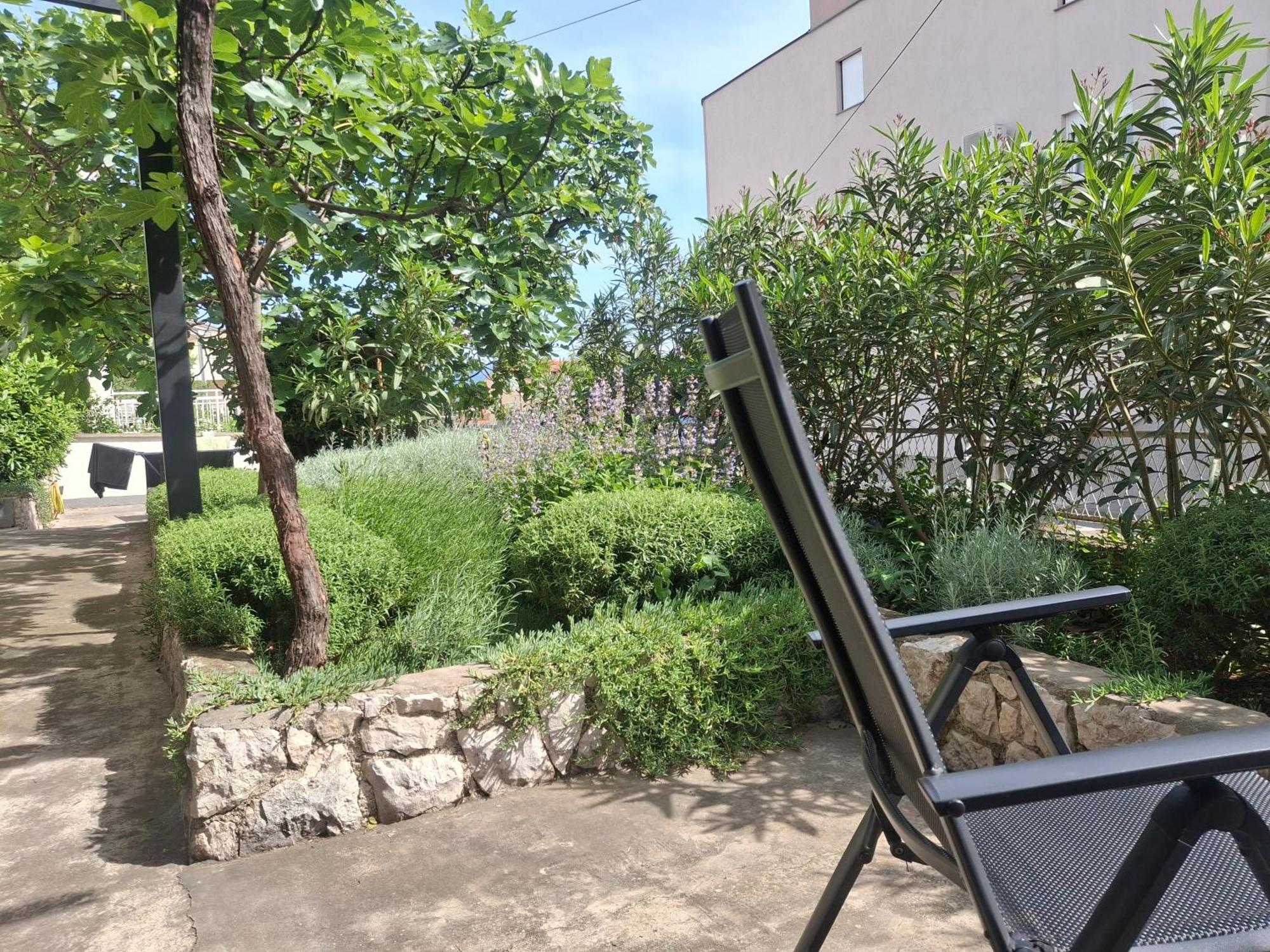 Apartman Vitamare 160 M From The Beach Novi Vinodolski Exterior foto